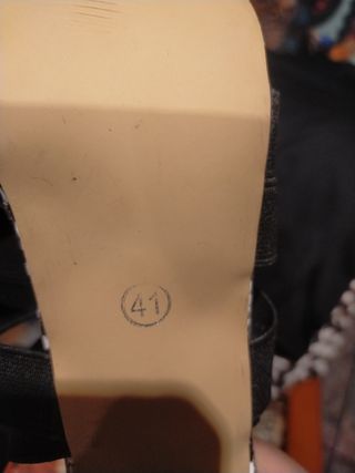 Zapatos de tacón con tiras, talla 41, nuevos 