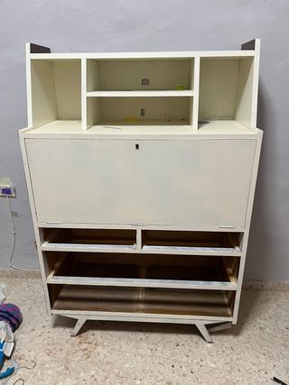 Escritorio antiguo de madera