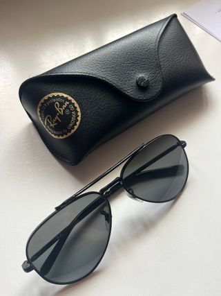 Gafas de sol Ray-Ban negras modelo NEW AVIATOR 
