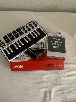 Controlador MIDI Akai PKmini Edición Blanca