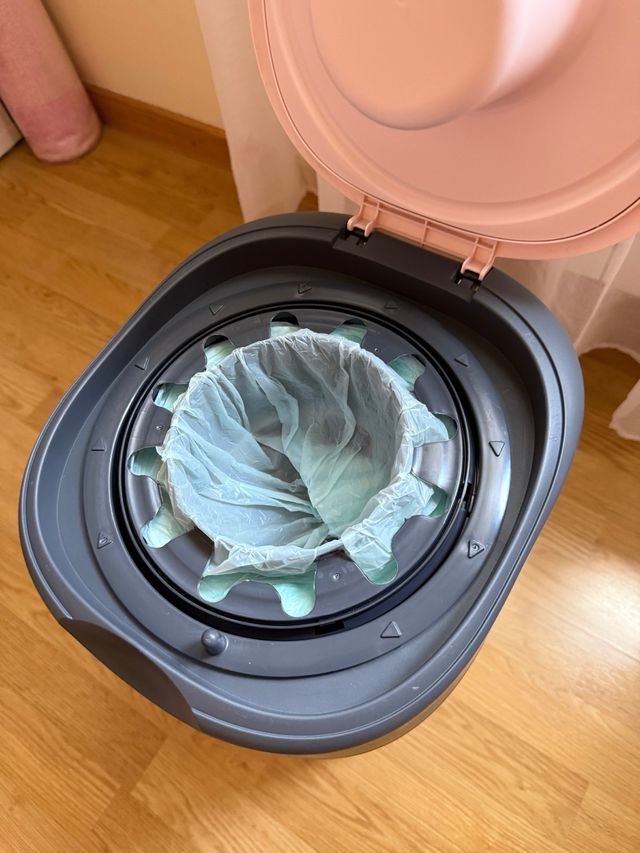 Contenedor de pañales Tommee Tippee con recambios