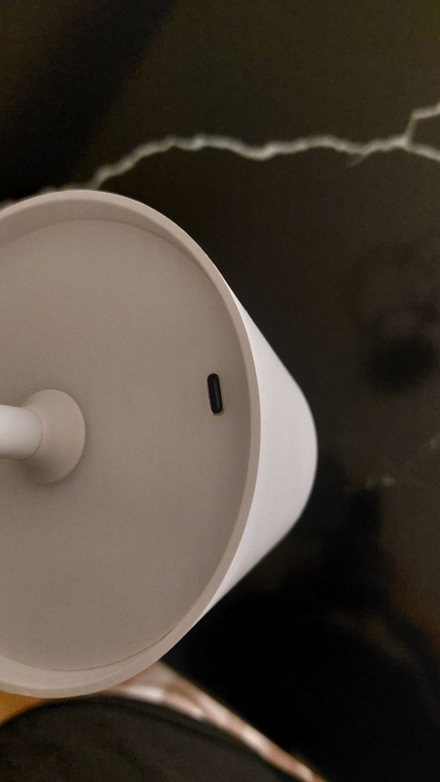 Lampada da tavolo moderna