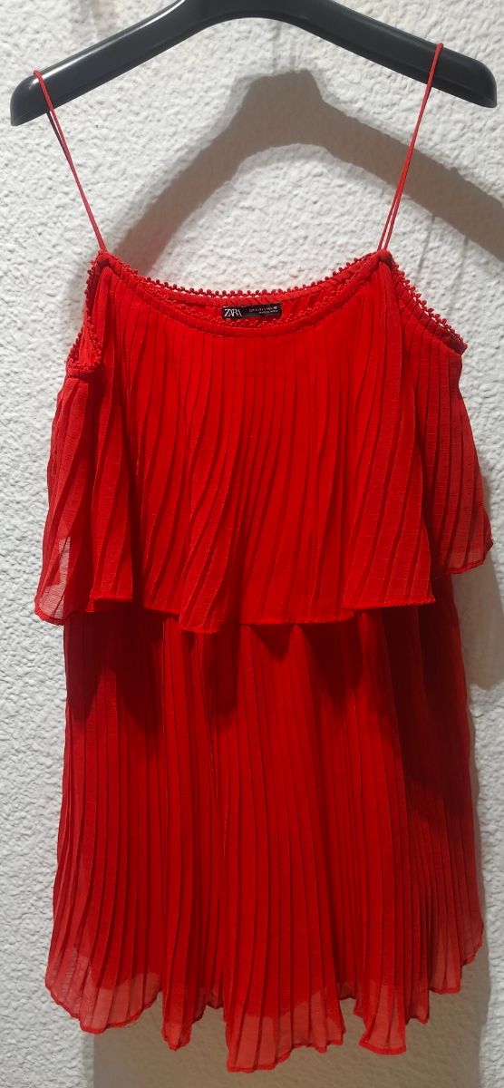 Vestido Zara Plisado Corto Rojo