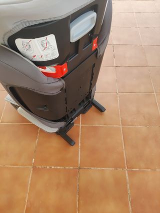 Alzador de coche para niños