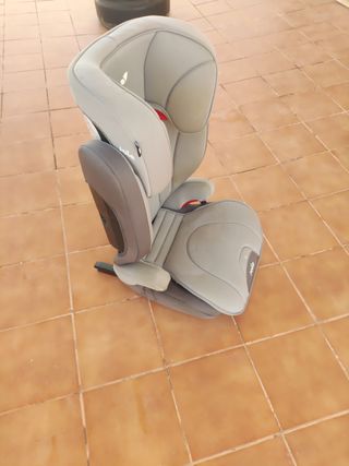 Alzador de coche para niños