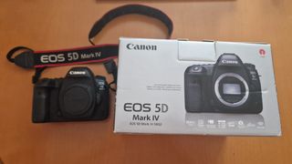 2 Fotocamere Canon EOS 5D Mark IV