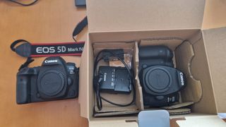 2 Fotocamere Canon EOS 5D Mark IV