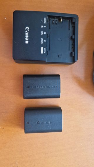 2 Fotocamere Canon EOS 5D Mark IV