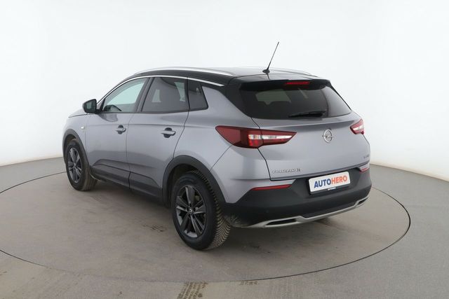 Opel Grandland X 1.2 Turbo Opel 2020