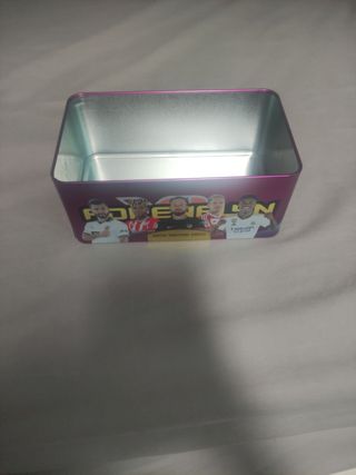 Caja vacía cromos Adrenalyn LaLiga 23-24