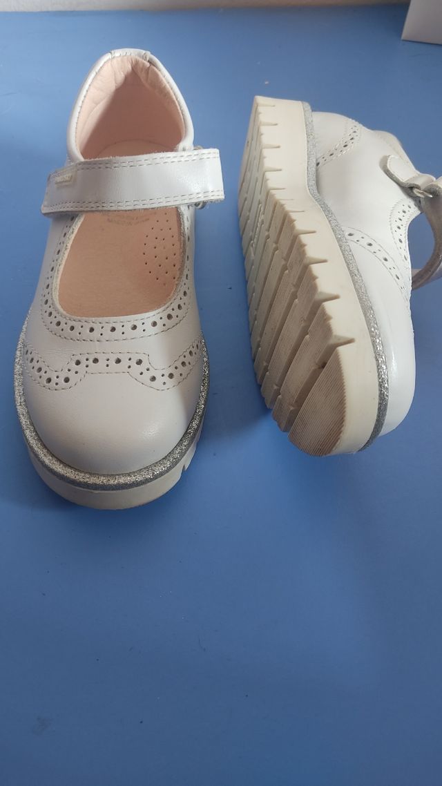 Zapatos niña Pablosky blancos talla 28