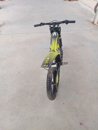 Mecatecno T12 Trial Eléctrica. 4-7 años