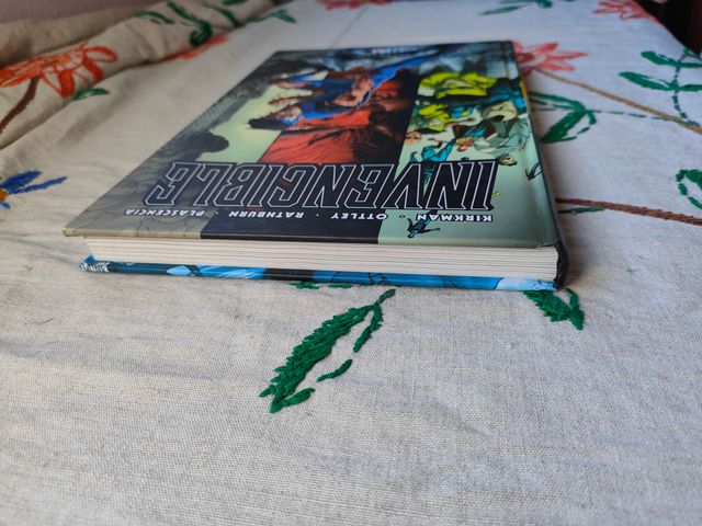 Invencible 6. Robert Kirkman. ECC.