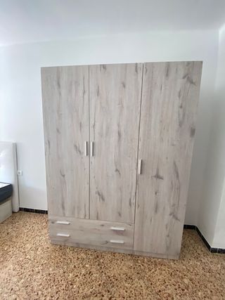 armario , sofá, cama