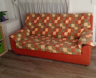 Sofá de 2 plazas con poco uso