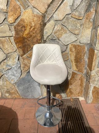 Sedia da bar nordica bianca e argento