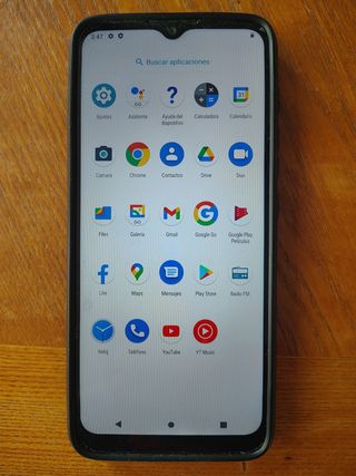 Motorola Moto E20 con cover nera 