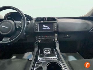 Jaguar XE 2.0 AJ200D Diesel Auto RWD XE Pure