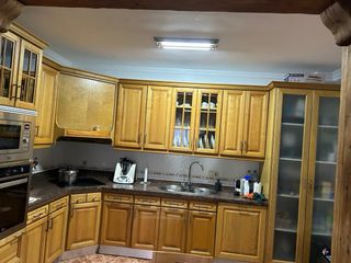 Cocina completa madera y cristal