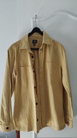 Sobrecamisa vaquera H&M color mostaza clarito. 