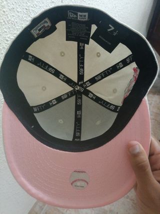 Gorra New Era Blanca y Rosa