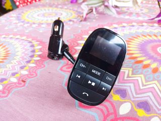 Nulaxy KM20 Transmisor FM Bluetooth