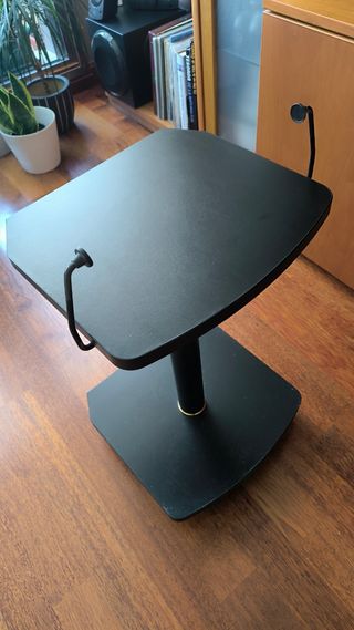 Soporte auxiliar negro metal