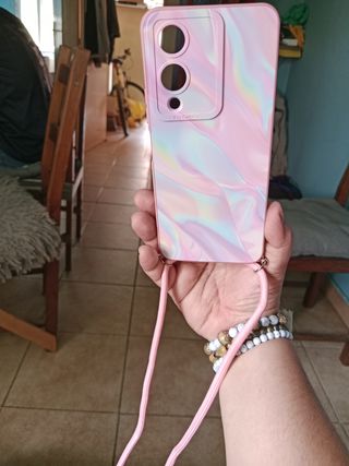 Funda rosa para móvil con cordón