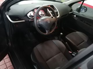 Peugeot 207 Business Line 1.4 75