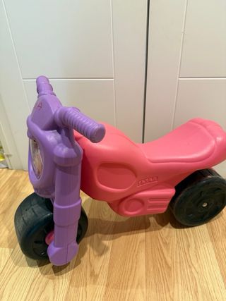 Moto infantil Feber rosa y morada