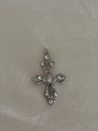 Cruz de plata con circonitas