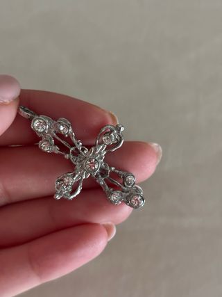 Cruz de plata con circonitas