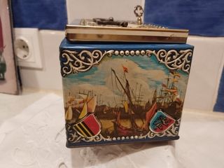 Antigua caja de Lata