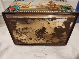 Antigua caja de Lata