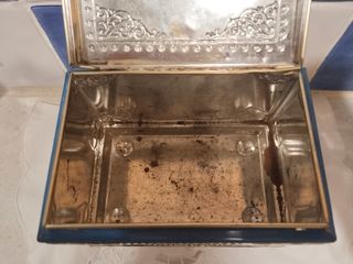 Antigua caja de Lata