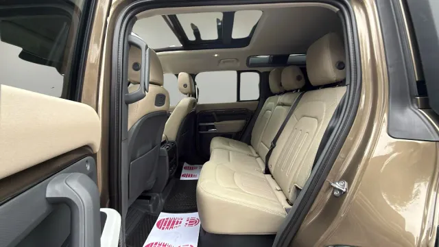 Land Rover Defender 110 D240 S 4WD Auto