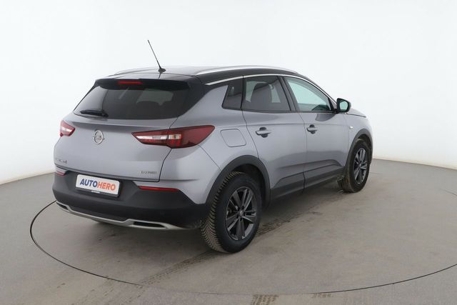 Opel Grandland X 1.2 Turbo Opel 2020