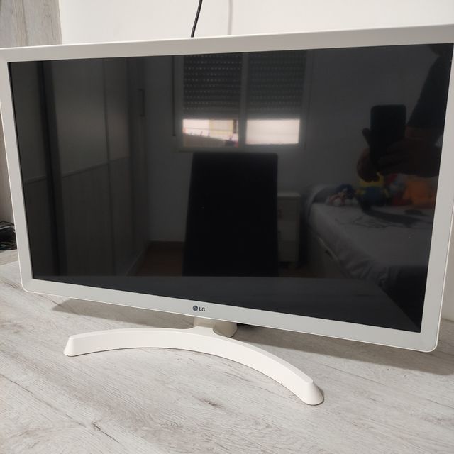 Tv LG 28" Blanca