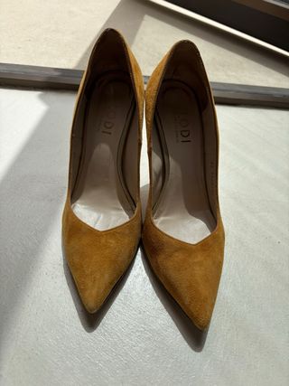Zapatos de tacón LODI color mostaza talla 38