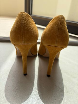 Zapatos de tacón LODI color mostaza talla 38
