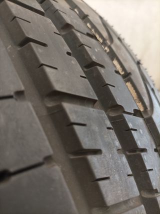 Neumáticos Pirelli PZERO 225/35 R19