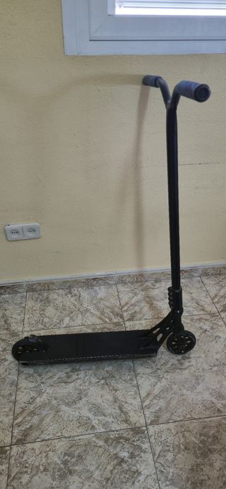 Patinete / Scooter Ethic Negro