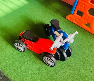 Moto infantil de juguete