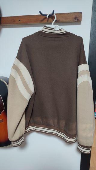Chaqueta Beisbolera Bershka Marrón y Beige