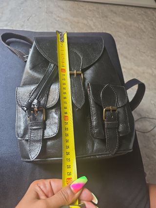 Mochila de cuero artesanal negra