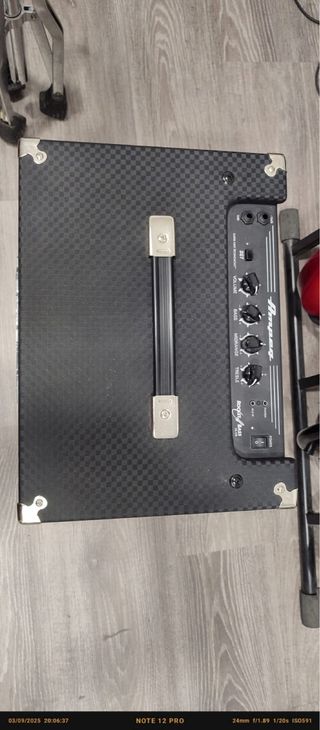Ampeg RB108 30W Amplificador Bajo