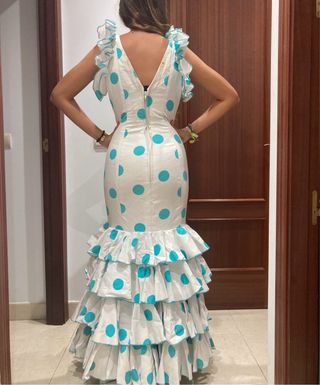Vestido de gitana de lunares turquesa y blanco
