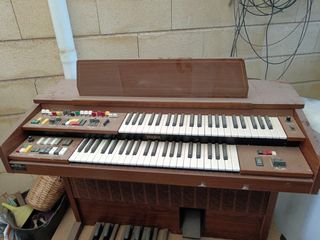 Órgano Yamaha Electrónico. Piano