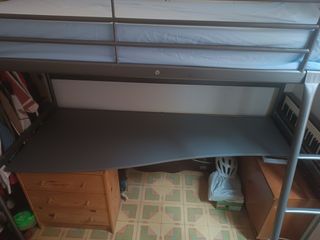 Litera Ikea Svarta con mesa y colchón