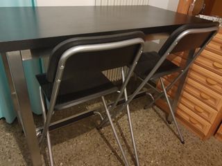 Conjunto Mesa y 2 Sillas Altas